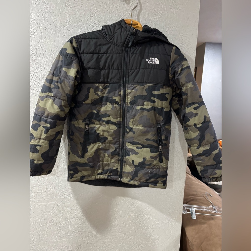 The North Face Jacket Boys Large Green Camo Reversible Hooded Fleece Puffer Med